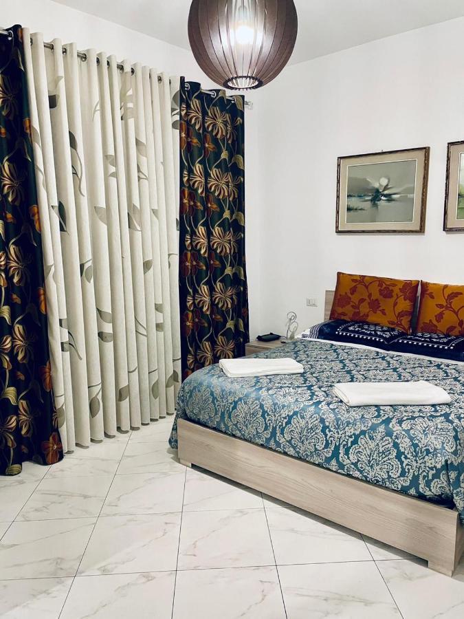 Villa Casa Dei Fiori à Somma Lombardo Extérieur photo